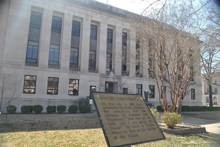 Madison County Courthouse, Jackson County, Tennessee