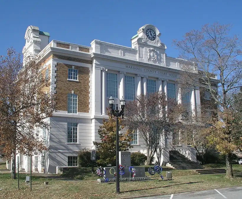 Marshall County courthouse in Lewisburg, Marshall County, Tennessee